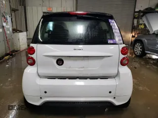 2014 Smart fortwo Pure z VIN WMEEJ3BA8EK740970, wystawiony jako Copart lot #45994035 z przebiegiem 44 787 mil mil oraz Szkoda całkowita • Salvage title. Historia ofert i sprzedaży dostępna na DreamBid. Obrazek 6.