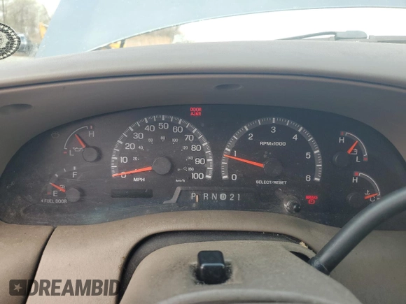 2000 Ford Expedition XLT with VIN 1FMRU1665YLB07502, listed as a Copart auction lot 52950825 with Not Provided miles and Salvage Title. Bid and sale history available at DreamBid. Image 9.