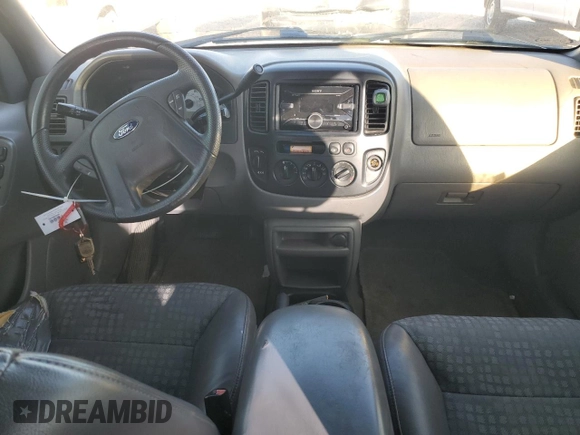 2002 Ford Escape XLS Choice with VIN 1FMYU021X2KC77142, listed as a Copart auction lot 77036384 with 213,292 mi miles and Clean title. Bid and sale history available at DreamBid. Image 8.