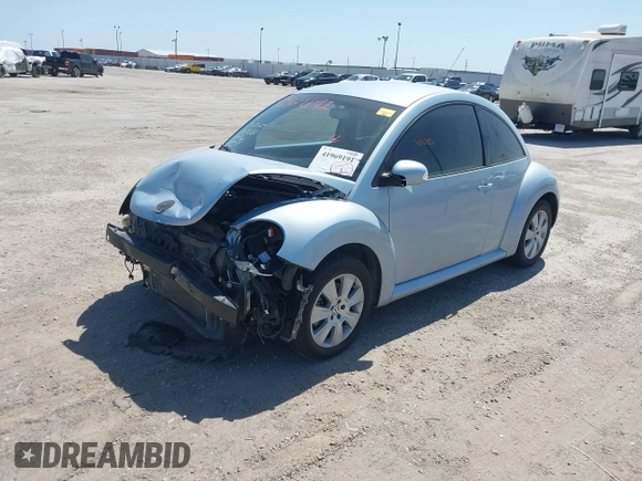 2009 Volkswagen New Beetle Coupe S with VIN 3VWPW31C59M503182, listed as a IAAI auction lot 41969191 with 61,880 mi miles. Bid and sale history available at carsss.com. Image 18.