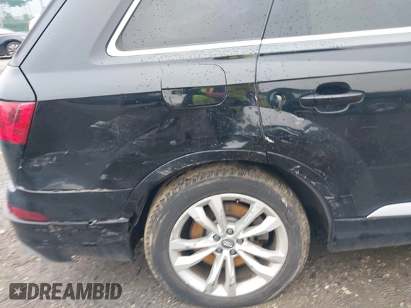2017 Audi Q7 Premium Plus with VIN WA1LAAF78HD033413, listed as a IAAI auction lot 42188781 with Not provided miles and . Bid and sale history available at DreamBid. Image 6.