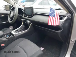 2019 Toyota RAV4 XLE z VIN 2T3P1RFV2KC002870, wystawiony jako IAAI lot #41941103 z przebiegiem 74 863 mil mil oraz . Historia ofert i sprzedaży dostępna na DreamBid. Obrazek 5.