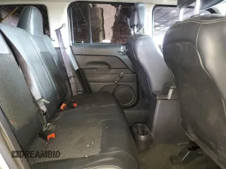 2017 Jeep Patriot Sport z VIN 1C4NJPBAXHD166726, wystawiony jako Copart lot #48983685 z przebiegiem 125 539 mil mil oraz Szkoda całkowita • Salvage title. Historia ofert i sprzedaży dostępna na DreamBid. Obrazek 10.
