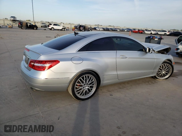 2013 Mercedes-Benz E 350 with VIN WDDKJ5KB8DF221064, listed as a Copart auction lot 50376125 with 135,503 mi miles and Salvage title. Bid and sale history available at DreamBid. Image 3.