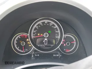 2019 Volkswagen Beetle S with VIN 3VWFD7AT2KM701622, listed as a IAAI auction lot 41520300 with 1 mi miles. Bid and sale history available at carsss.com. Image 16.