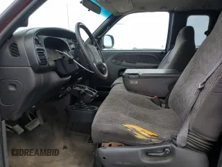 2001 Dodge 1500 z VIN 3B7HF13Z81G174610, wystawiony jako Copart lot #56548735 z przebiegiem 171 114 mil mil oraz Czysty tytuł • Clean title. Historia ofert i sprzedaży dostępna na DreamBid. Obrazek 8.