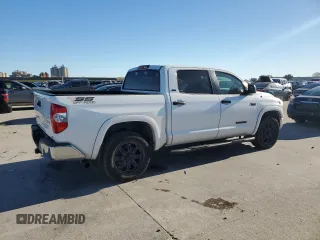 2017 Toyota Tundra SR5 z VIN 5TFEW5F17HX222295, wystawiony jako Copart lot #84070304 z przebiegiem 105 463 mil mil oraz Szkoda całkowita • Salvage title. Historia ofert i sprzedaży dostępna na DreamBid. Obrazek 3.