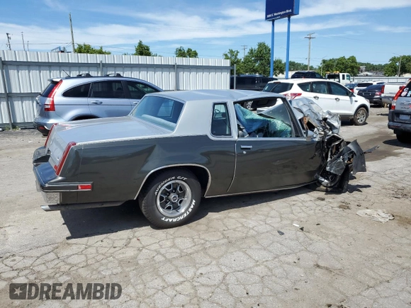 1983 Oldsmobile Cutlass z VIN 1G3AR47Y1DM336249, wystawiony jako Copart lot #59183524 z przebiegiem 90 645 mil mil oraz Szkoda całkowita • Salvage title. Historia ofert i sprzedaży dostępna na DreamBid. Obrazek 3.