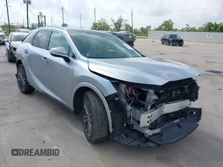 2023 Lexus RX 350h z VIN 2T2BBMCA8PC022516, wystawiony jako IAAI lot #42105640 z przebiegiem 15 965 mil mil oraz . Historia ofert i sprzedaży dostępna na DreamBid. Obrazek 1.