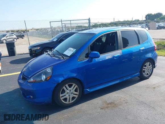 2007 Honda Fit Sport z VIN JHMGD38637S015957, wystawiony jako IAAI lot #42284728 z przebiegiem 176 383 mil mil oraz . Historia ofert i sprzedaży dostępna na DreamBid. Obrazek 2.