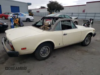 1980 FIAT 124 Spider z VIN 124CS000165091, wystawiony jako Copart lot #72478654 z przebiegiem 10 397 mil mil oraz Czysty tytuł • Clean title. Historia ofert i sprzedaży dostępna na DreamBid. Obrazek 3.