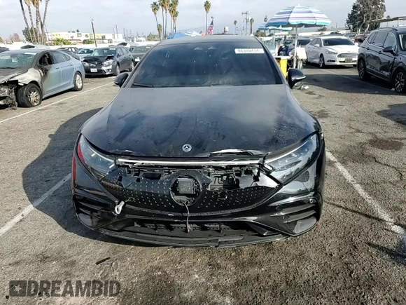 2022 Mercedes-Benz EQS 450+ z VIN W1KCG2DB1NA017946, wystawiony jako Copart lot #86370434 z przebiegiem 24 655 mil mil oraz Szkoda całkowita • Salvage title. Historia ofert i sprzedaży dostępna na DreamBid. Obrazek 11.