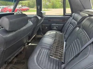 1989 Chevrolet Caprice z VIN 1G1BU51E8KA111809, wystawiony jako IAAI lot #42298235 z przebiegiem 89 139 mil mil oraz . Historia ofert i sprzedaży dostępna na DreamBid. Obrazek 11.