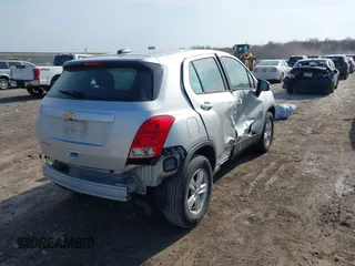 2018 Chevrolet Trax LS with VIN KL7CJNSB6JB510894, listed as a IAAI auction lot 42045055 with 118,647 mi miles. Bid and sale history available at carsss.com. Image 4.