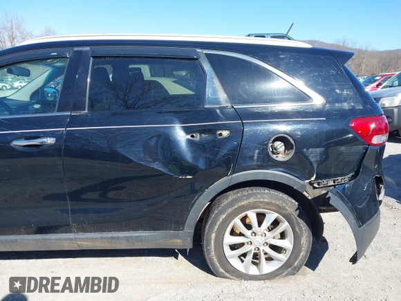 2017 Kia Sorento LX z VIN 5XYPGDA31HG278535, wystawiony jako IAAI lot #41578980 z przebiegiem 124 957 mil mil oraz . Historia ofert i sprzedaży dostępna na DreamBid. Obrazek 19.