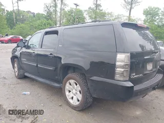 2008 GMC Yukon XL SLT 4SB z VIN 1GKFC160X8R269083, wystawiony jako IAAI lot #42093992 z przebiegiem 303 131 mil mil oraz . Historia ofert i sprzedaży dostępna na DreamBid. Obrazek 3.