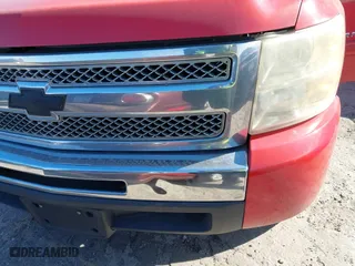 2009 Chevrolet Silverado 1500 LS with VIN 3GCEC13C39G120599, listed as a IAAI auction lot 41647089 with 201,828 mi miles. Bid and sale history available at carsss.com. Image 6.
