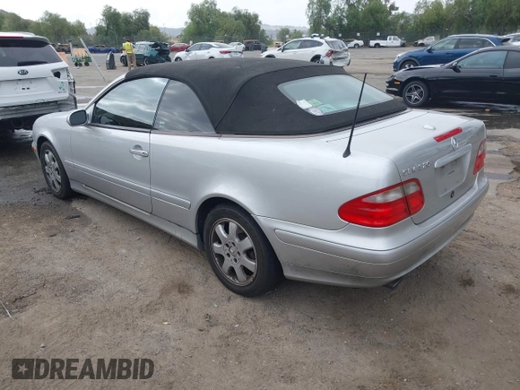 2001 Mercedes-Benz CLK 320/430 with VIN WDBLK65G71T075969, listed as a IAAI auction lot 42103313 with 172,182 mi miles and . Bid and sale history available at DreamBid. Image 3.