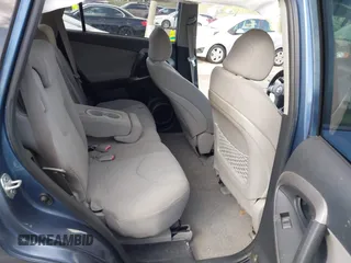 2007 Toyota RAV4 Limited with VIN JTMBD31V176029507, listed as a IAAI auction lot 41828748 with 69,879 mi miles. Bid and sale history available at carsss.com. Image 8.