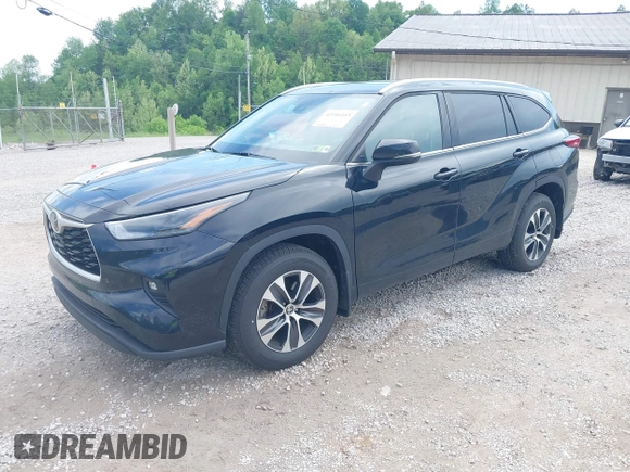 2022 Toyota Highlander XLE z VIN 5TDGZRBH3NS587245, wystawiony jako IAAI lot #42146453 z przebiegiem 74 909 mil mil oraz . Historia ofert i sprzedaży dostępna na DreamBid. Obrazek 17.