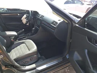 2015 Volkswagen Passat SEL Premium z VIN 1VWCV7A30FC024271, wystawiony jako IAAI lot #41788754 z przebiegiem 108 278 mil mil oraz . Historia ofert i sprzedaży dostępna na DreamBid. Obrazek 5.