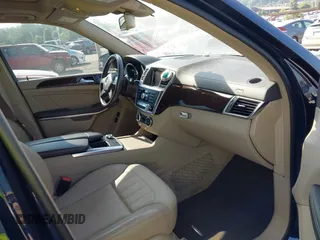 2014 Mercedes-Benz GL 450 с VIN 4JGDF7CE6EA325717, выставлен на аукционе IAAI как лот 42567112 с пробегом 131 186 миль миль и . История ставок и продаж доступна на DreamBid. Изображение 5.
