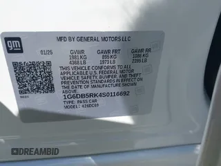 2025 Cadillac CT4 Premium Luxury z VIN 1G6DB5RK4S0116692, wystawiony jako IAAI lot #41908381 z przebiegiem 79 mil mil oraz . Historia ofert i sprzedaży dostępna na DreamBid. Obrazek 9.