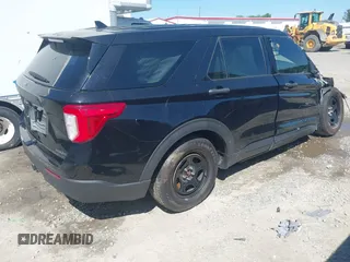 2020 Ford Police Interceptor Utility z VIN 1FM5K8AB7LGD18218, wystawiony jako IAAI lot #41975421 z przebiegiem Nie podano mil oraz . Historia ofert i sprzedaży dostępna na DreamBid. Obrazek 4.