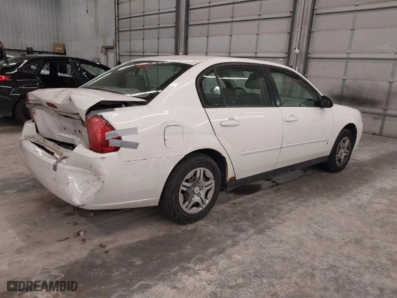 2008 Chevrolet Malibu Classic LS w/1FL with VIN 1G1ZS58F88F119522, listed as a IAAI auction lot 41010555 with 123,328 mi miles. Bid and sale history available at carsss.com. Image 4.
