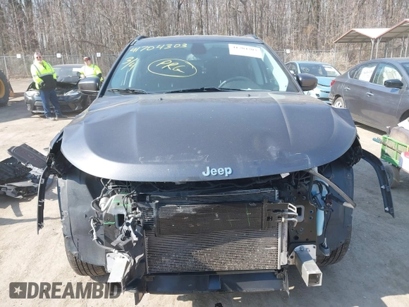 2019 Jeep Compass Latitude with VIN 3C4NJDBB2KT787029, listed as a IAAI auction lot 41704303 with 45,492 mi miles. Bid and sale history available at carsss.com. Image 13.
