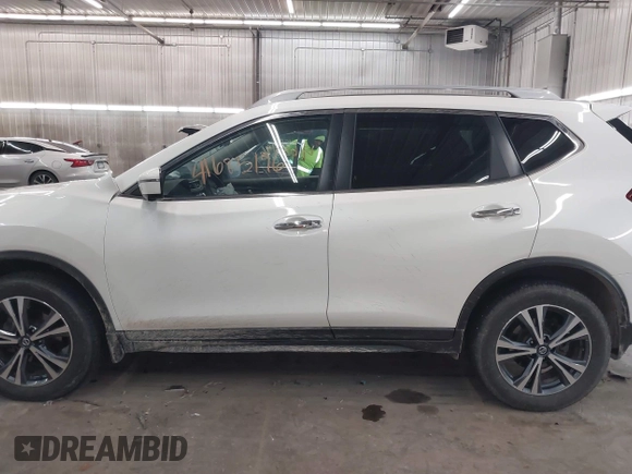2019 Nissan Rogue SL with VIN 5N1AT2MV2KC752129, listed as a IAAI auction lot 41685196 with 62,288 mi miles. Bid and sale history available at carsss.com. Image 14.