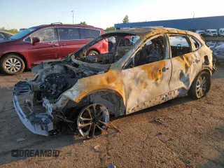 2021 Ford Escape SE z VIN 1FMCU9G64MUA25879, wystawiony jako Copart lot #60980995 z przebiegiem Nie podano mil oraz Nie do naprawy • Non repairable. Historia ofert i sprzedaży dostępna na DreamBid. Obrazek 1.