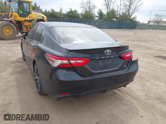 2018 Toyota Camry LE z VIN JTNB11HK6J3005121, wystawiony jako IAAI lot #42065784 z przebiegiem 114 907 mil mil oraz . Historia ofert i sprzedaży dostępna na DreamBid. Obrazek 6.