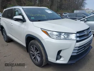 2019 Toyota Highlander SE z VIN 5TDJZRFH5KS594502, wystawiony jako IAAI lot #42118942 z przebiegiem 48 351 mil mil oraz . Historia ofert i sprzedaży dostępna na DreamBid. Obrazek 1.