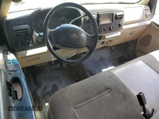 2005 Ford F-250 XL z VIN 1FTSX20P45EC42118, wystawiony jako Copart lot #56605955 z przebiegiem 243 932 mil mil oraz Szkoda całkowita • Salvage title. Historia ofert i sprzedaży dostępna na DreamBid. Obrazek 8.