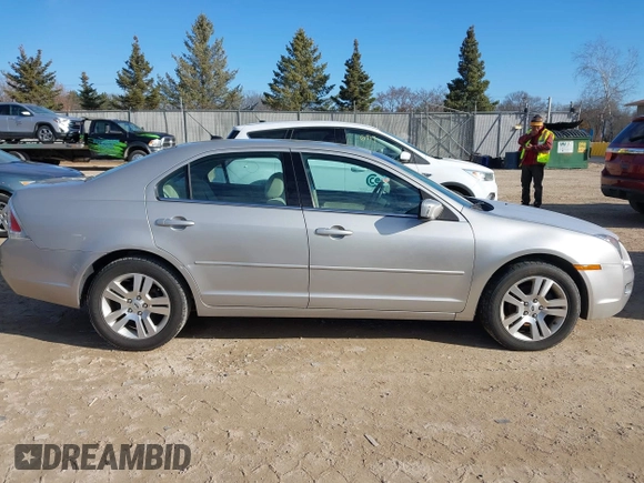 2008 Ford Fusion SEL with VIN 3FAHP08138R220505, listed as a IAAI auction lot 41878710 with 179,565 mi miles. Bid and sale history available at carsss.com. Image 14.
