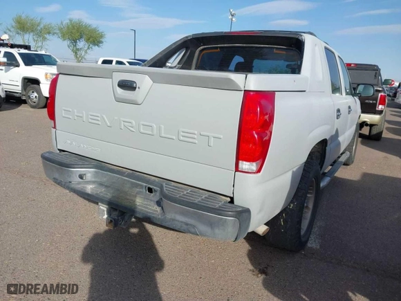 2005 Chevrolet Avalanche LS with VIN 3GNEC12Z55G263450, listed as a Copart auction lot 44189075 with 129,265 mi miles and Clean Title. Bid and sale history available at carsss.com. Image 4.