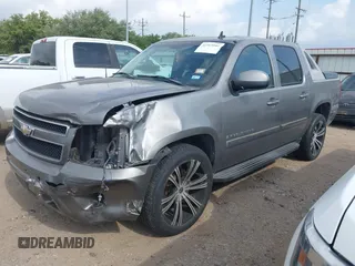 2008 Chevrolet Avalanche 3LT z VIN 3GNEC12098G178598, wystawiony jako IAAI lot #42169200 z przebiegiem 285 807 mil mil oraz . Historia ofert i sprzedaży dostępna na DreamBid. Obrazek 2.