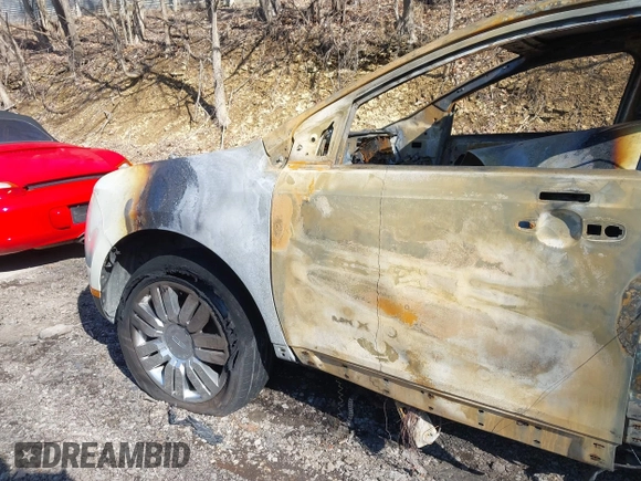 2008 Lincoln MKX with VIN 2LMDU88C68BJ13318, listed as a IAAI auction lot 41996449 with Not Provided miles and . Bid and sale history available at DreamBid. Image 16.