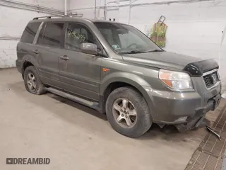 2007 Honda Pilot EX-L with VIN 5FNYF18557B009179, listed as a IAAI auction lot 41952140 with 300,471 mi miles. Bid and sale history available at carsss.com. Image 1.