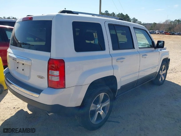 2016 Jeep Patriot Latitude with VIN 1C4NJRFBXGD673591, listed as a IAAI auction lot 41676827 with 114,632 mi miles. Bid and sale history available at carsss.com. Image 4.