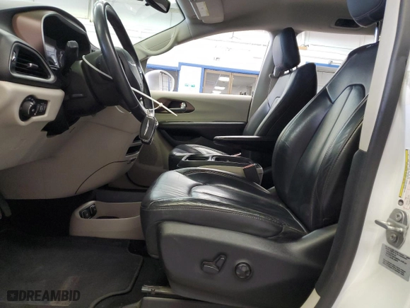 2017 Chrysler Pacifica Touring-L with VIN 2C4RC1BG9HR810176, listed as a Copart auction lot 51773275 with 112,305 mi miles and Clean Title. Bid and sale history available at carsss.com. Image 7.