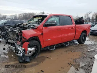 2022 Ram 1500 Big Horn z VIN 1C6SRFMT5NN303332, wystawiony jako Copart lot #81687224 z przebiegiem Nie podano mil oraz Szkoda całkowita • Salvage title. Historia ofert i sprzedaży dostępna na DreamBid. Obrazek 1.