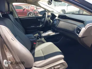 2018 Honda Clarity Touring z VIN JHMZC5F32JC024117, wystawiony jako IAAI lot #42312916 z przebiegiem 27 122 mil mil oraz . Historia ofert i sprzedaży dostępna na DreamBid. Obrazek 5.
