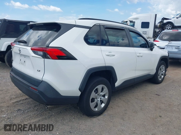 2021 Toyota RAV4 LE z VIN 2T3H1RFV8MW182801, wystawiony jako IAAI lot #42519435 z przebiegiem 44 932 mil mil oraz . Historia ofert i sprzedaży dostępna na DreamBid. Obrazek 4.