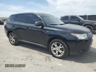 2014 Mitsubishi Outlander GT z VIN JA4JZ4AX7EZ017369, wystawiony jako Copart lot #54223775 z przebiegiem 131 555 mil mil oraz Szkoda całkowita • Salvage title. Historia ofert i sprzedaży dostępna na DreamBid. Obrazek 4.