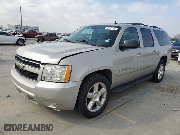 2008 Chevrolet Suburban LTZ with VIN 1GNFC16028R257139, listed as a Copart auction lot 42393525 with 368,736 mi miles and Clean title. Bid and sale history available at DreamBid. Image 1.