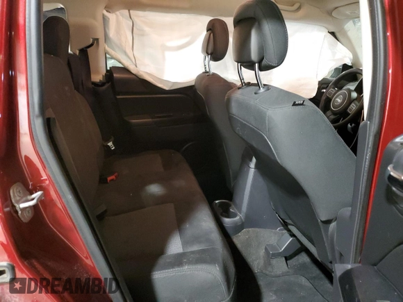 2014 Jeep Patriot Latitude z VIN 1C4NJRFB0ED714162, wystawiony jako Copart lot #55055685 z przebiegiem 122 698 mil mil oraz Szkoda całkowita • Salvage title. Historia ofert i sprzedaży dostępna na DreamBid. Obrazek 11.