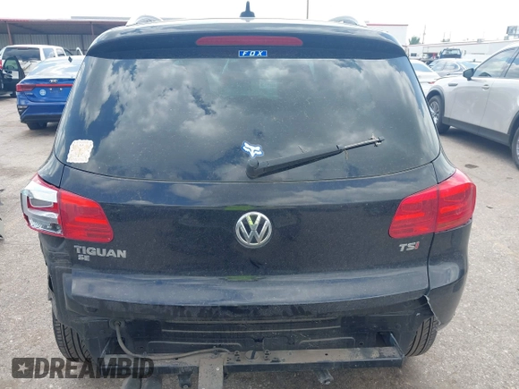 2016 Volkswagen Tiguan R-Line with VIN WVGAV7AX4GW602817, listed as a IAAI auction lot 42460344 with 124,612 mi miles and . Bid and sale history available at DreamBid. Image 16.