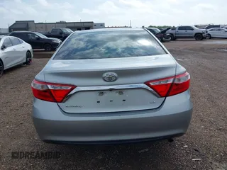 2015 Toyota Camry XLE with VIN 4T1BF1FK1FU475840, listed as a IAAI auction lot 41916282 with 104,881 mi miles. Bid and sale history available at carsss.com. Image 16.